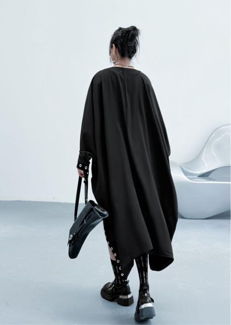 ロング丈 ドルマン ワイド ワンピース 飾りリング付き ブラック 大きいサイズ < 女性ファッション ロング丈 ドルマン ワイド ワンピース 飾りリング付き ブラック 大きいサイズ < 女性ファッションの