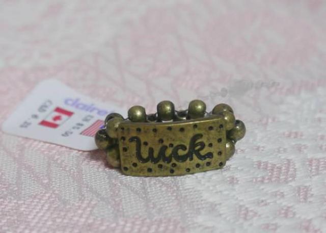 新品Claire's アンティーク調 luck リング指輪 Fサイズ < 女性アクセサリー/時計  新品Claire's アンティーク調 luck リング指輪 Fサイズ  < 女性アクセサリー/時計の