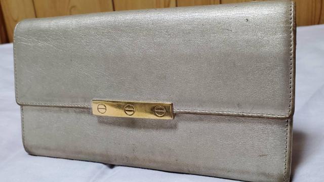 正規レア カルティエ ラブライン ロゴ ビスモチーフプレート メタリックレザー 長財布 ウォレット < ブランド  正規レア カルティエ ラブライン ロゴ ビスモチーフプレート メタリックレザー 長財布 ウォレット < ブランドの