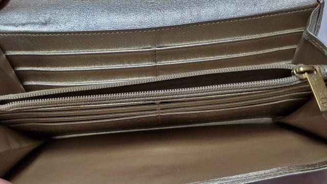 正規レア カルティエ ラブライン ロゴ ビスモチーフプレート メタリックレザー 長財布 ウォレット < ブランド  正規レア カルティエ ラブライン ロゴ ビスモチーフプレート メタリックレザー 長財布 ウォレット < ブランドの