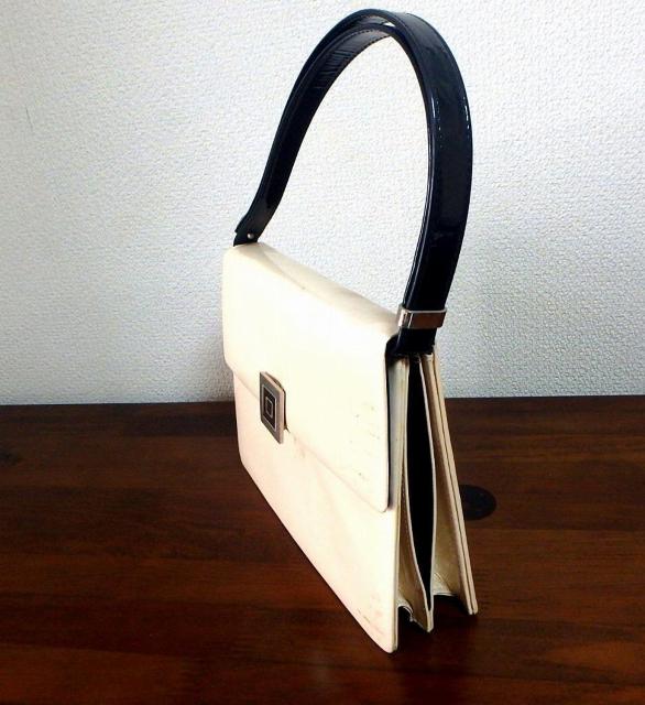◆銀座大黒屋  ハンドバッグ ホワイト 中古品 < 女性ファッション  ◆銀座大黒屋  ハンドバッグ ホワイト 中古品 < 女性ファッションの