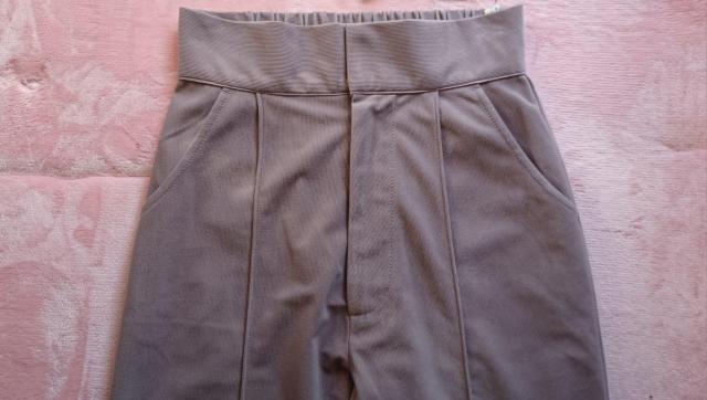 ★Ray Cassinレイカズン☆大人渋可愛いグレイッシュスモーキーピンク薄手コーデュロイお洒落センタータック♪ロングワイドパンツ < 女性ファッション  ★Ray Cassinレイカズン☆大人渋可愛いグレイッシュスモーキーピンク薄手コーデュロイお洒落センタータック♪ロングワイドパンツ < 女性ファッションの