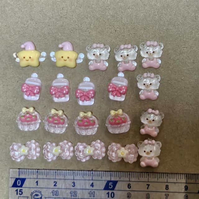 デコパーツ ミニ くま20個セット < 香水/コスメ/ネイル  デコパーツ ミニ くま20個セット  < 香水/コスメ/ネイルの