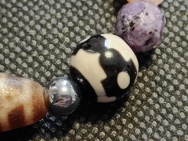 レアです。「強力な護符」天珠ブレス一点物です。 < 女性アクセサリー/時計 レアです。「強力な護符」天珠ブレス一点物です。 < 女性アクセサリー/時計の