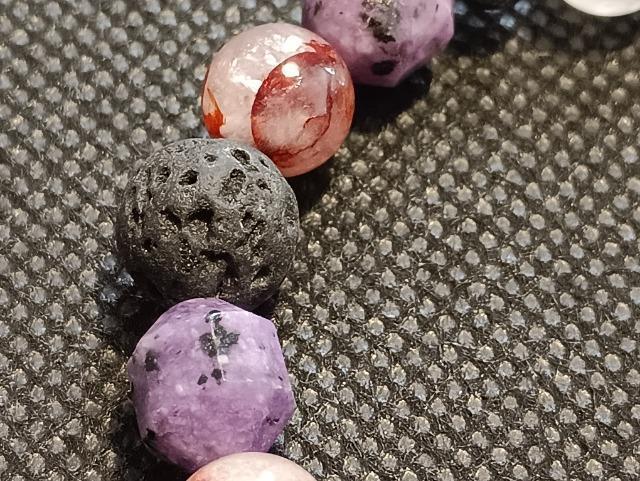 レアです。「強力な護符」天珠ブレス一点物です。 < 女性アクセサリー/時計 レアです。「強力な護符」天珠ブレス一点物です。 < 女性アクセサリー/時計の