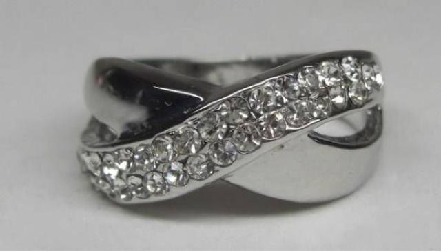 CZクロスリング 18号 高見え キュービックジルコニア 指輪 ファッションリング 豪華 ゴージャス ジュエリー < 女性アクセサリー/時計  CZクロスリング 18号 高見え キュービックジルコニア 指輪 ファッションリング 豪華 ゴージャス ジュエリー  < 女性アクセサリー/時計の