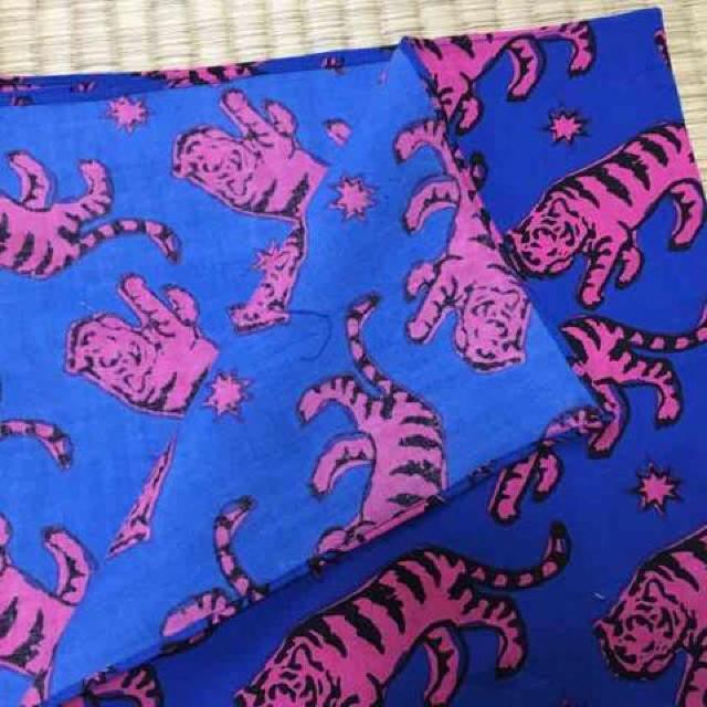 チャイハネ・エスニック風アフリカンプリントトラ柄バンダナ。 < ブランド チャイハネ・エスニック風アフリカンプリントトラ柄バンダナ。 < ブランドの