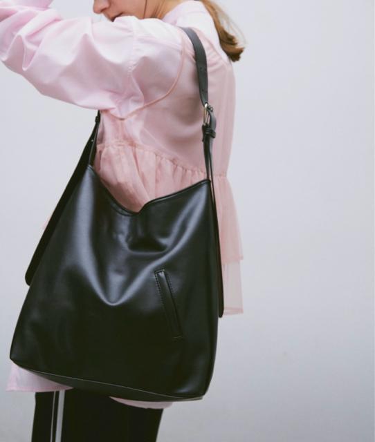 un/neu ワンハンドル2WAYミニポケショルダー < 女性ファッション  un/neu ワンハンドル2WAYミニポケショルダー < 女性ファッションの