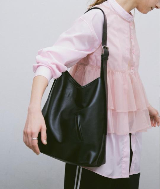 un/neu ワンハンドル2WAYミニポケショルダー < 女性ファッション  un/neu ワンハンドル2WAYミニポケショルダー < 女性ファッションの