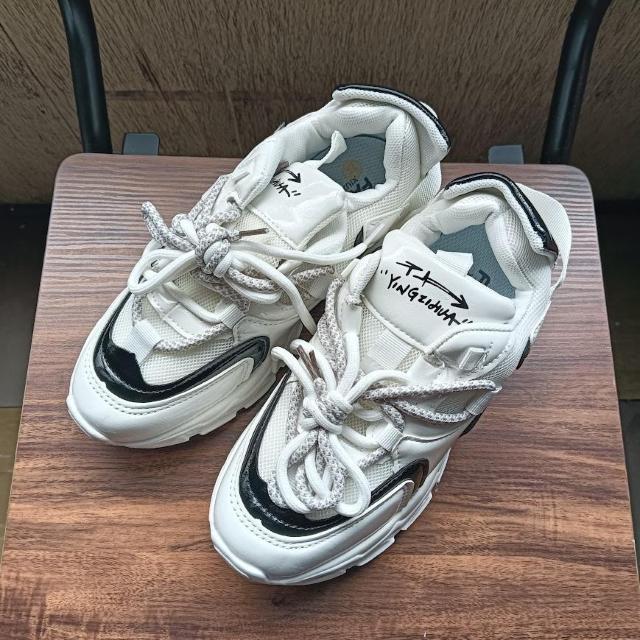 新品 22.5cm レディース スニーカー ホワイト シューズ 靴 厚底 < 女性ファッション  新品 22.5cm レディース スニーカー ホワイト シューズ 靴 厚底  < 女性ファッションの