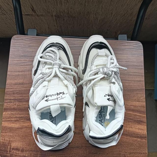 新品 22.5cm レディース スニーカー ホワイト シューズ 靴 厚底 < 女性ファッション  新品 22.5cm レディース スニーカー ホワイト シューズ 靴 厚底 < 女性ファッションの