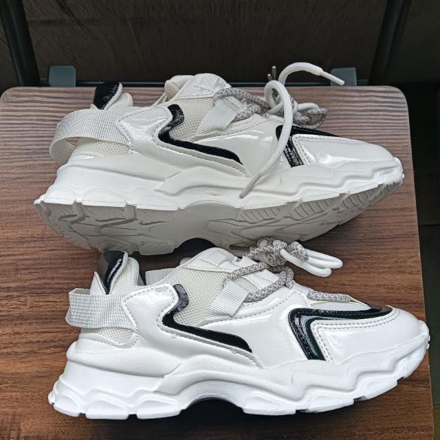 新品 22.5cm レディース スニーカー ホワイト シューズ 靴 厚底 < 女性ファッション  新品 22.5cm レディース スニーカー ホワイト シューズ 靴 厚底 < 女性ファッションの