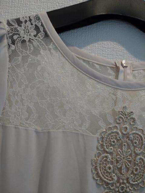 couture BY ROJITA◆胸元かぎ編みモチーフ 2トーン ワンピース < 女性ファッション  couture BY ROJITA◆胸元かぎ編みモチーフ 2トーン ワンピース < 女性ファッションの