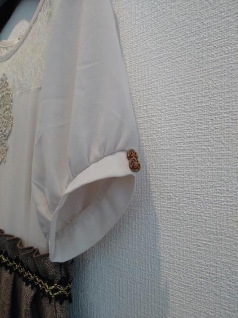 couture BY ROJITA◆胸元かぎ編みモチーフ 2トーン ワンピース < 女性ファッション  couture BY ROJITA◆胸元かぎ編みモチーフ 2トーン ワンピース < 女性ファッションの