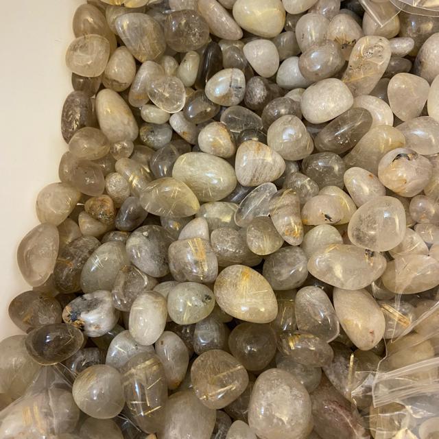 《置物.御守り》天然石ルチルクォーツ タンブル 1パック 金運財運 < インテリア/ライフ  《置物.御守り》天然石ルチルクォーツ タンブル 1パック 金運財運 < インテリア/ライフの