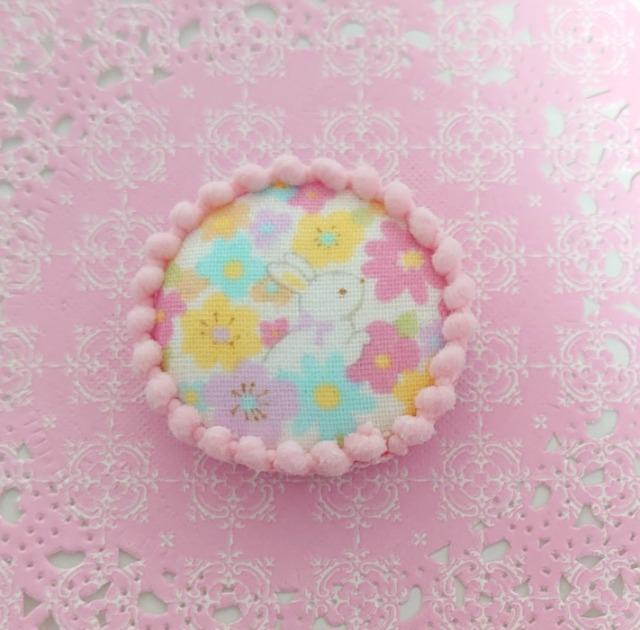 ハンドメイド♪くるみボタンマグネット『お花畑うさぎ』A < ペット/手芸/園芸 ハンドメイド♪くるみボタンマグネット『お花畑うさぎ』A < ペット/手芸/園芸の