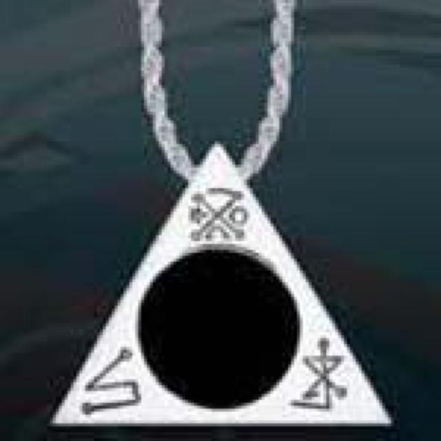 PS: Invoking Triangle Silver Pendant < 女性アクセサリー/時計  PS: Invoking Triangle Silver Pendant < 女性アクセサリー/時計の