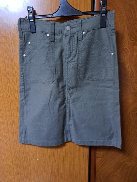 Bカ−キ色のスカート < 女性ファッション Bカ−キ色のスカート < 女性ファッションの