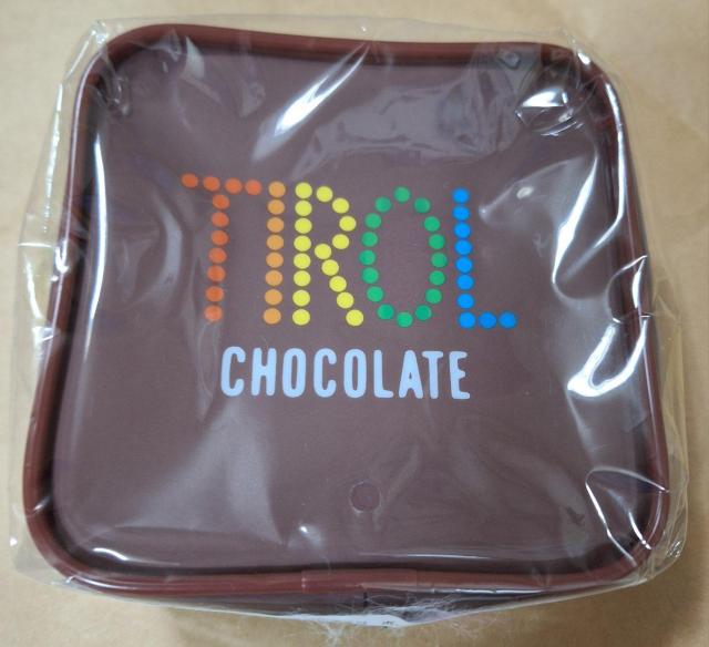 No3・新品★非売品「チロルチョコ型」可愛いポーチ < 女性ファッション  No3・新品★非売品「チロルチョコ型」可愛いポーチ  < 女性ファッションの