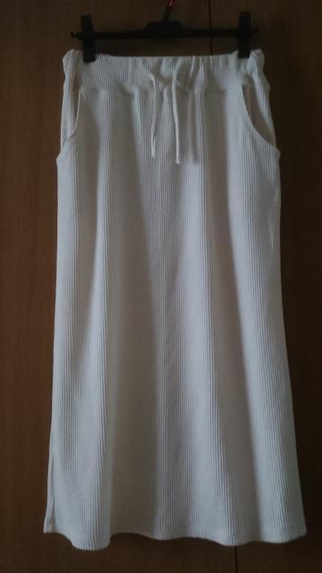 新品未使用☆ナロースカート★アイボリー★Iライン☆綿混★カジュアル☆ < 女性ファッション  新品未使用☆ナロースカート★アイボリー★Iライン☆綿混★カジュアル☆  < 女性ファッションの