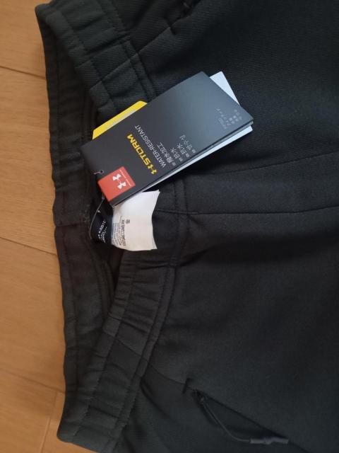 65%オフ、UA、撥水ジャージパンツ(新品、カーキ、M) < 男性ファッション 65%オフ、UA、撥水ジャージパンツ(新品、カーキ、M) < 男性ファッションの