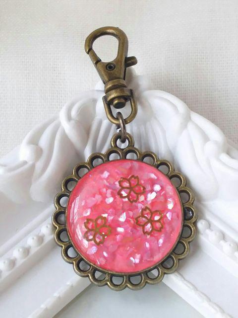 *春の新作*桜とピンクのクラッシュシェルのチャーム  レジン < 女性ファッション  *春の新作*桜とピンクのクラッシュシェルのチャーム  レジン  < 女性ファッションの