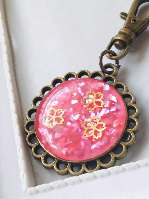 *春の新作*桜とピンクのクラッシュシェルのチャーム  レジン < 女性ファッション  *春の新作*桜とピンクのクラッシュシェルのチャーム  レジン < 女性ファッションの
