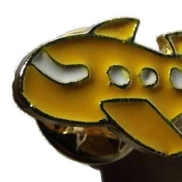 飛行機 黄色 ピンバッジ ピンズ ブローチ ラペルピン ジェット機 < 男性アクセサリー/時計  飛行機 黄色 ピンバッジ ピンズ ブローチ ラペルピン ジェット機 < 男性アクセサリー/時計の