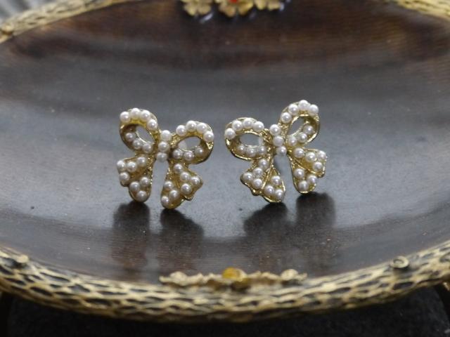 新品 ゴスロリ姫系 アンティーク調りぼんピアス < 女性アクセサリー/時計 新品 ゴスロリ姫系 アンティーク調りぼんピアス < 女性アクセサリー/時計の