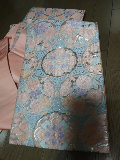 USED�A�Z�ʂܑ̑сA�s���N�ɕ�