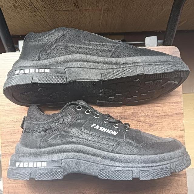 新品 25.5cm メンズ スニーカー ブラック シューズ 靴 男女兼用 < 男性ファッション  新品 25.5cm メンズ スニーカー ブラック シューズ 靴 男女兼用 < 男性ファッションの