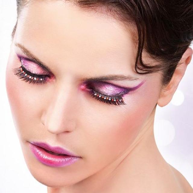 ラインストーンのセクシーつけまつげ ルビー・ホワイト < 香水/コスメ/ネイル  ラインストーンのセクシーつけまつげ ルビー・ホワイト < 香水/コスメ/ネイルの