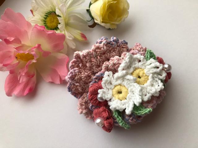 ハンドメイド ボリューム シュシュ マーガレットとぷっくり花 < 女性ファッション ハンドメイド ボリューム シュシュ マーガレットとぷっくり花 < 女性ファッションの