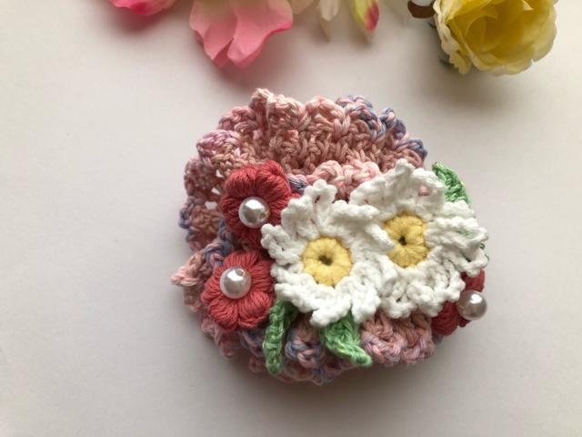 ハンドメイド ボリューム シュシュ マーガレットとぷっくり花 < 女性ファッション ハンドメイド ボリューム シュシュ マーガレットとぷっくり花 < 女性ファッションの