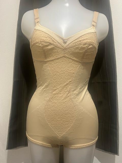 ワコール ボディスーツ 中古品 < 女性ファッション  ワコール ボディスーツ 中古品  < 女性ファッションの
