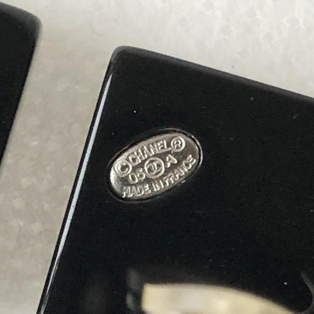 【極美品】CHANEL シャネル スクエア イヤリング ココマーク ラインストーン 刻印プレート付 05A < ブランド 【極美品】CHANEL シャネル スクエア イヤリング ココマーク ラインストーン 刻印プレート付 05A < ブランドの
