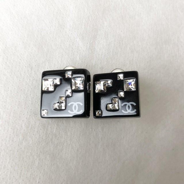 【極美品】CHANEL シャネル スクエア イヤリング ココマーク ラインストーン 刻印プレート付 05A < ブランド 【極美品】CHANEL シャネル スクエア イヤリング ココマーク ラインストーン 刻印プレート付 05A < ブランドの