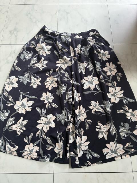 花柄ガウチョパンツワイドパンツ★M < 女性ファッション 花柄ガウチョパンツワイドパンツ★M < 女性ファッションの