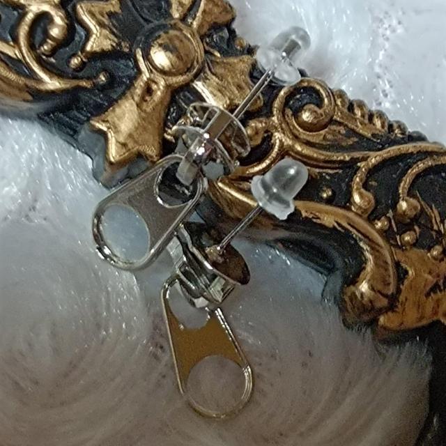 新品★ジップ型のスタッドピアス★両耳用 < 男性アクセサリー/時計  新品★ジップ型のスタッドピアス★両耳用 < 男性アクセサリー/時計の