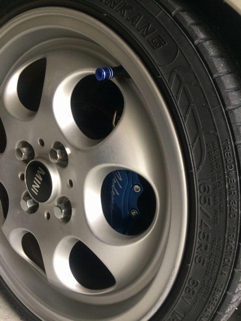 汎用エアバルブキャップライン入り type1 ホイール < 自動車/バイク 汎用エアバルブキャップライン入り type1 ホイール < 自動車/バイク