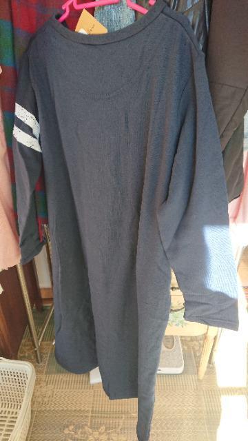 新品 大きいサイズLL 裏起毛、前ロゴ、ポケ付き 腕ライン入りマキシ丈ワンピース 紺 < 女性ファッション 新品 大きいサイズLL 裏起毛、前ロゴ、ポケ付き 腕ライン入りマキシ丈ワンピース 紺 < 女性ファッションの