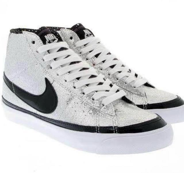 NIKE WMNS BLAZER MID 09 PRM x-girl 28cm ナイキ ウィメンズ ブレザー ミッド US11 < ブランド  NIKE WMNS BLAZER MID 09 PRM x-girl 28cm ナイキ ウィメンズ ブレザー ミッド US11  < ブランドの