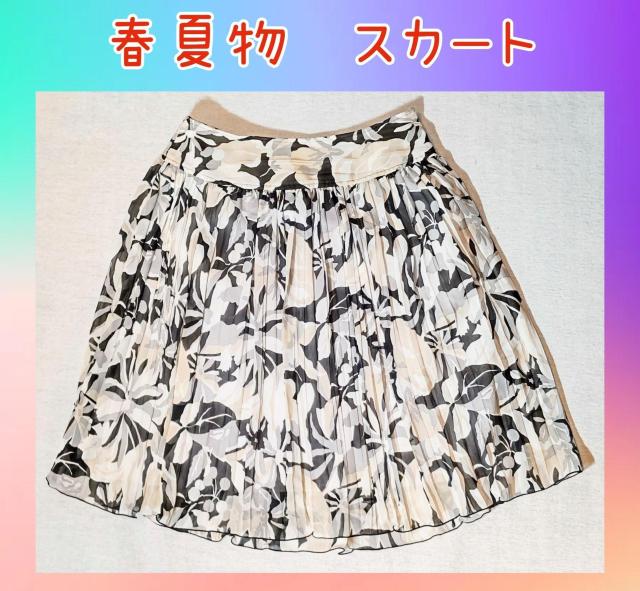 美品★ミニスカート★花柄★ブラック×ベージュ★可愛い★フレアスカート★プリーツスカート★春夏物★モノクロスカート★送料無料 < 女性ファッション  美品★ミニスカート★花柄★ブラック×ベージュ★可愛い★フレアスカート★プリーツスカート★春夏物★モノクロスカート★送料無料  < 女性ファッションの