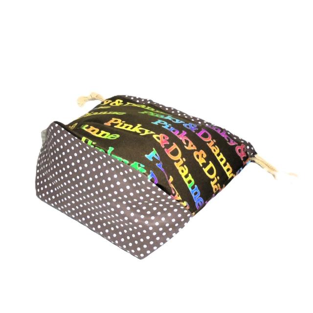 【底マチ幅が広い巾着】◆Pinky&Dianne◆レインボーロゴ×茶地 < 女性ファッション 【底マチ幅が広い巾着】◆Pinky&Dianne◆レインボーロゴ×茶地 < 女性ファッションの