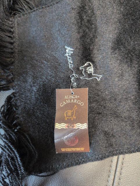 送料込!未使用タグ付き、アルパカのマフラー、黒 < 女性ファッション 送料込!未使用タグ付き、アルパカのマフラー、黒 < 女性ファッションの