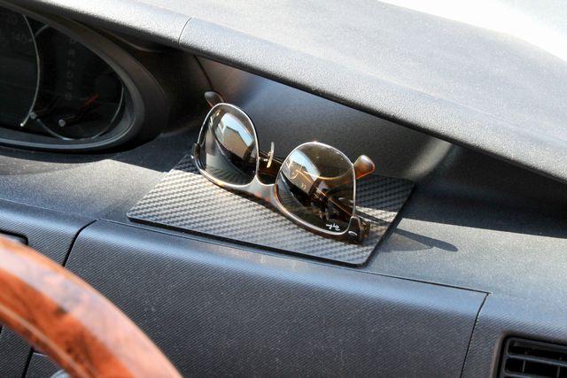 愛車のダッシュボードなどに カーボン風滑り止めシート < 自動車/バイク 愛車のダッシュボードなどに カーボン風滑り止めシート < 自動車/バイク