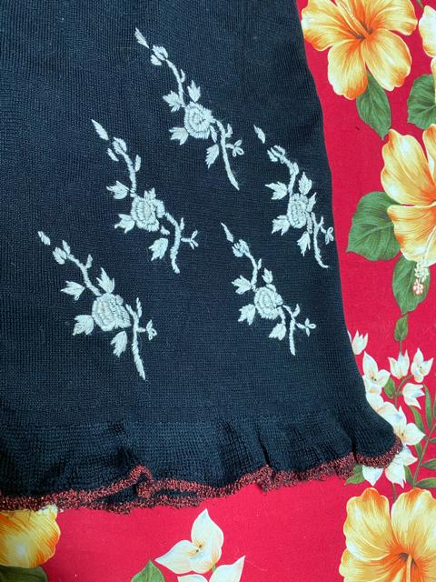 SPIRAL SPICE☆シルク100%☆バラ刺繍☆ブラックスカート☆ < 女性ファッション  SPIRAL SPICE☆シルク100%☆バラ刺繍☆ブラックスカート☆ < 女性ファッションの