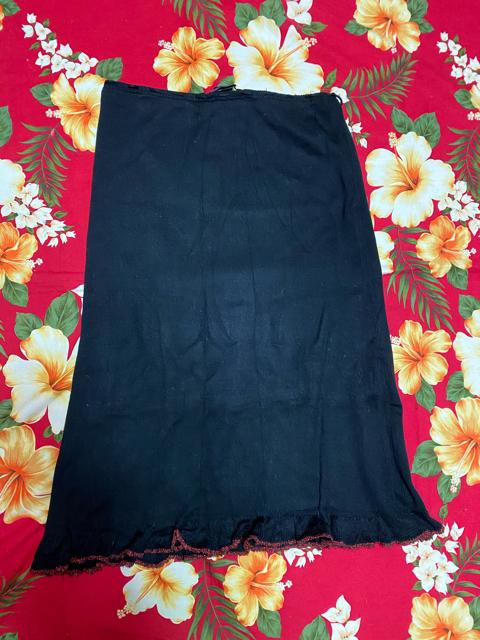 SPIRAL SPICE☆シルク100%☆バラ刺繍☆ブラックスカート☆ < 女性ファッション  SPIRAL SPICE☆シルク100%☆バラ刺繍☆ブラックスカート☆ < 女性ファッションの