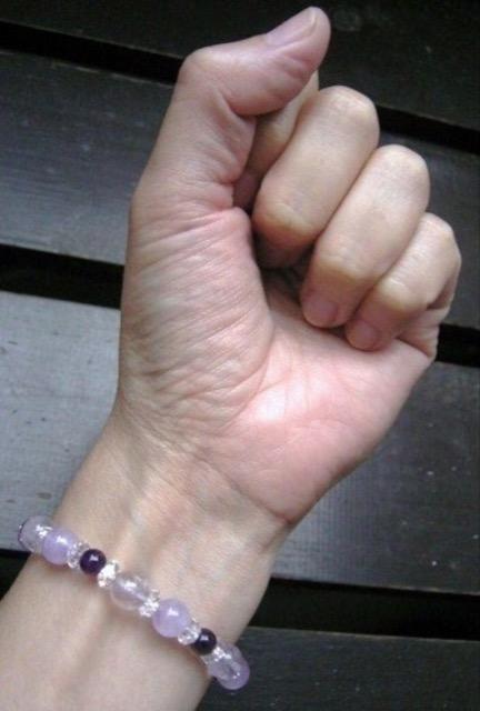 アメジストxカット水晶ブレスレット 天然石 パワーストーン < 女性アクセサリー/時計 アメジストxカット水晶ブレスレット 天然石 パワーストーン < 女性アクセサリー/時計の