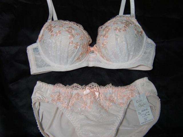 ペールピンク系花柄レースD70Mワイヤー入り < 女性ファッション  ペールピンク系花柄レースD70Mワイヤー入り < 女性ファッションの